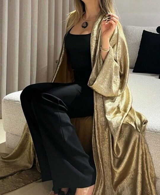 Abaya en satin de soie laqué