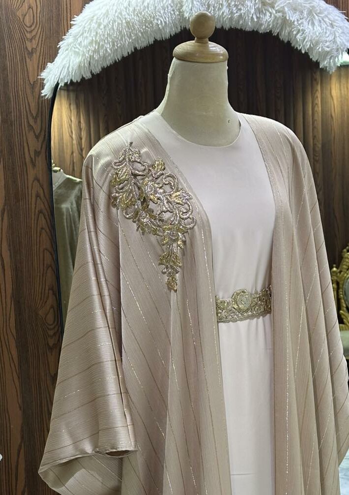 Abaya avec fond de robe et ceinture